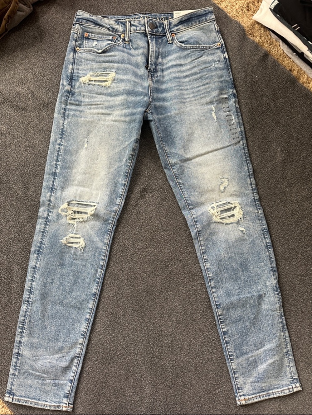 American Eagle Outfitters Light Blue Distressed Skinny Jeans; 31/34